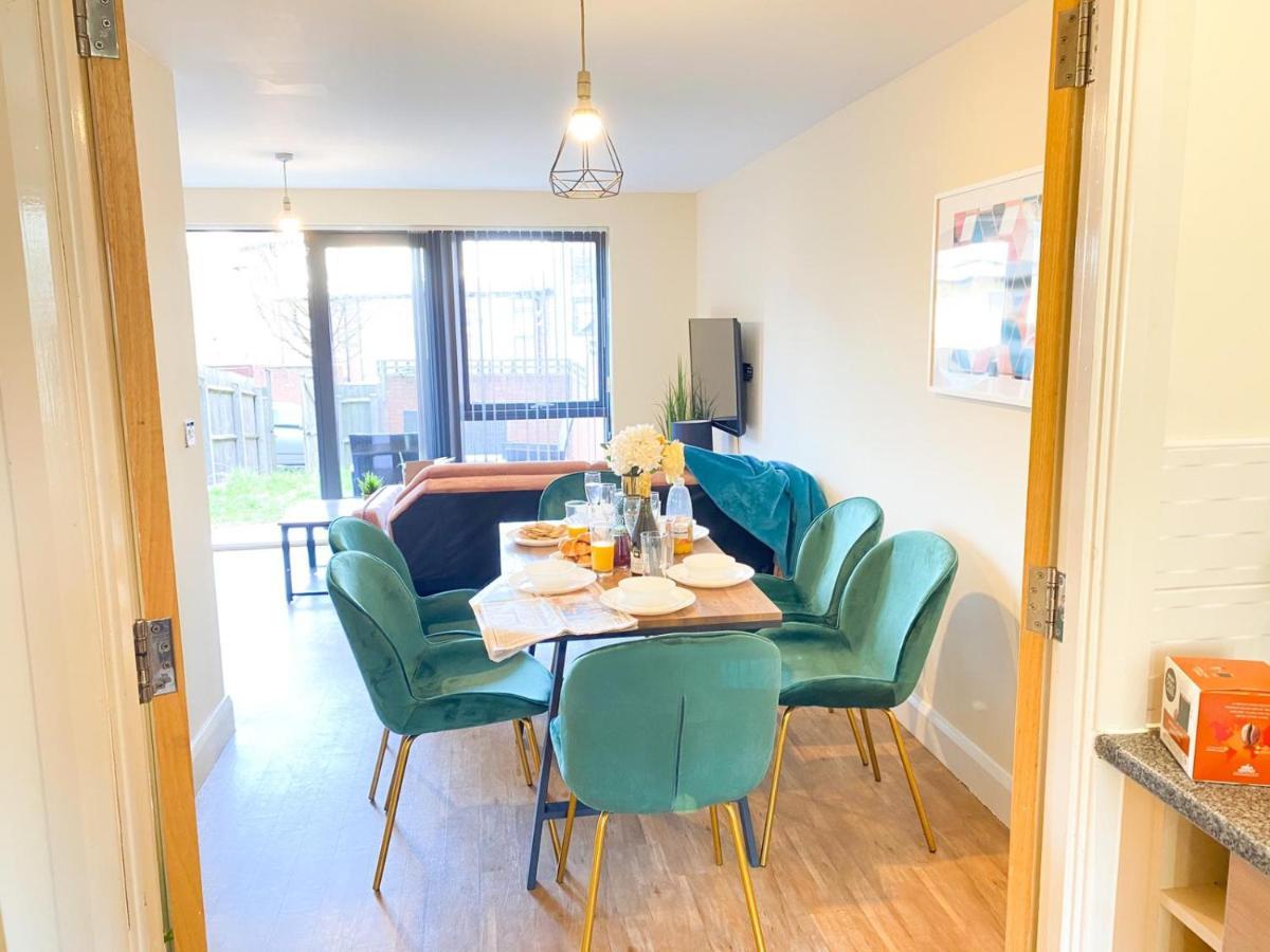 Tudors Esuites House City Centre Netflix Birmingham Bagian luar foto